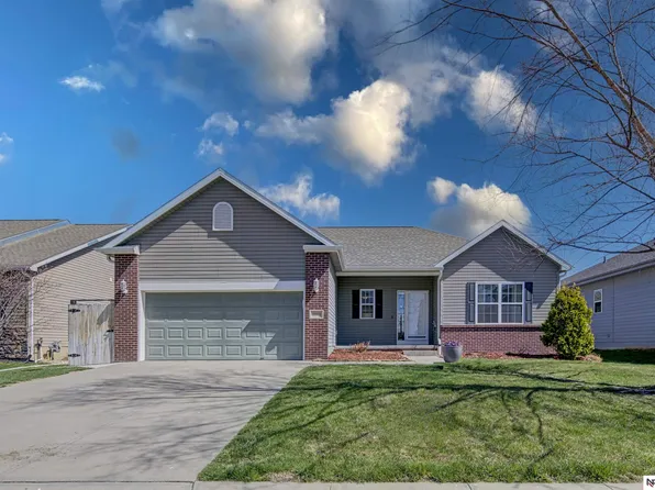 10508 Cary St, La Vista, NE 68128