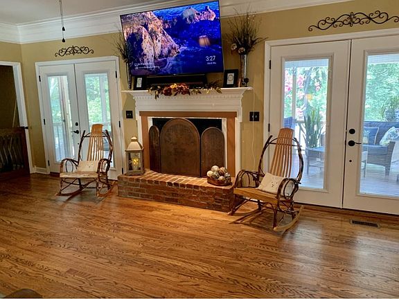 5th image of 1005 Sussex Dr