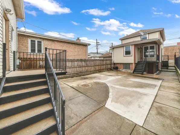 3841 S Lowe Ave #2, Chicago, IL 60609