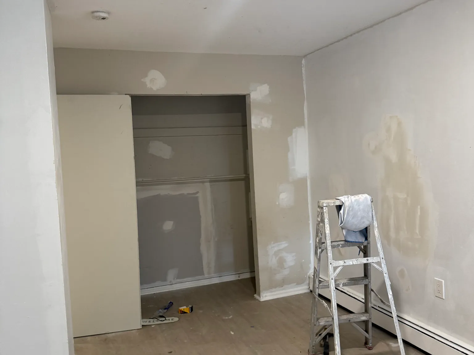 2 bed, 875 sqft, $2,300 — Photo 2
