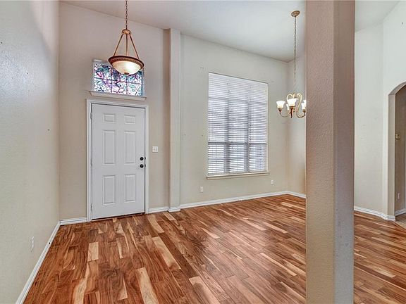 4th image of 502 Mattie Ln