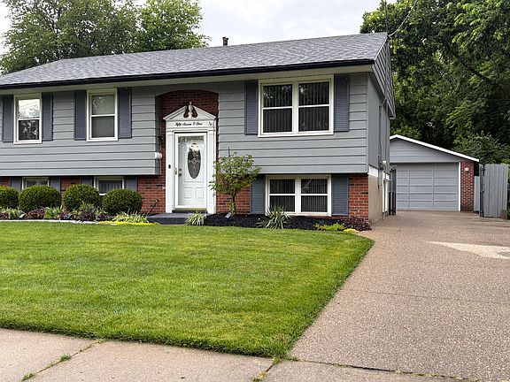 3rd image of 5701 Revere Dr