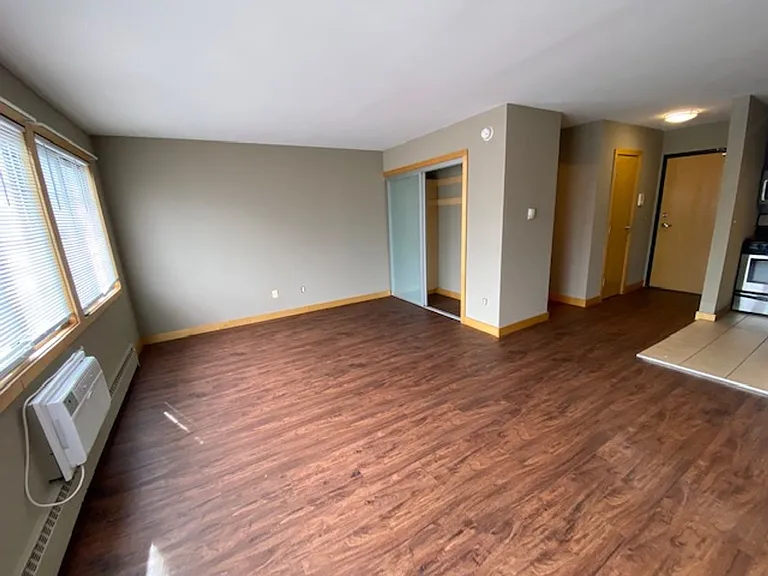 3013 Grand Ave S — Photo 2