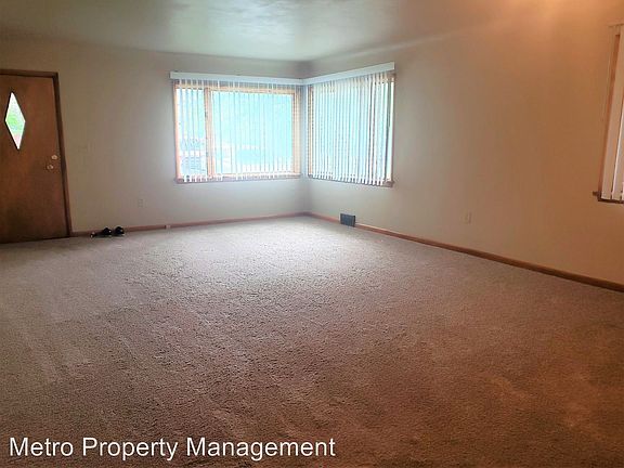 4th image of 526 Parkhill Dr