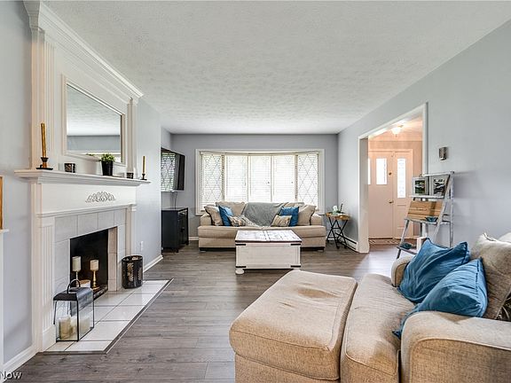 2nd image of 8172 Deepwood Blvd #15-1