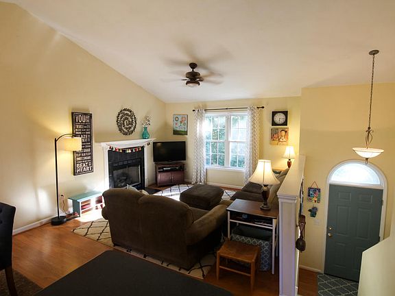 3rd image of 2985 Forest Acre Trl