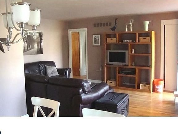 5th image of 204 W Park Ave