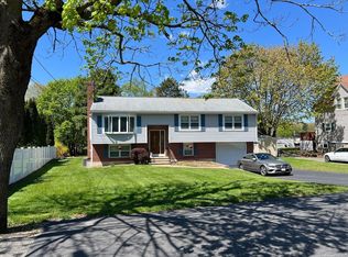 91 Lake St, Peabody, MA 01960