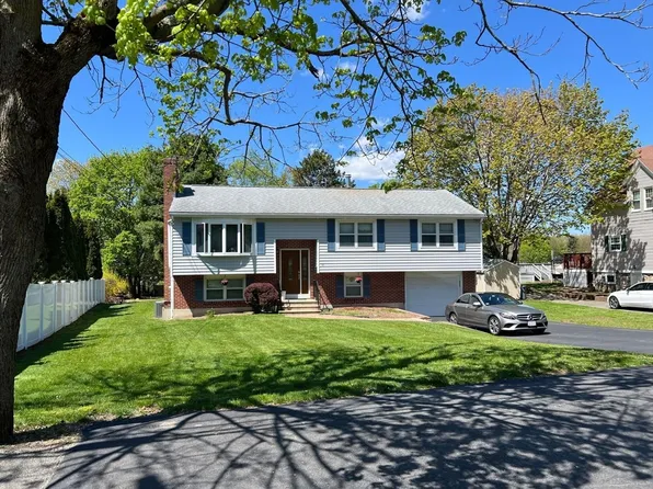 91 Lake St, Peabody, MA 01960