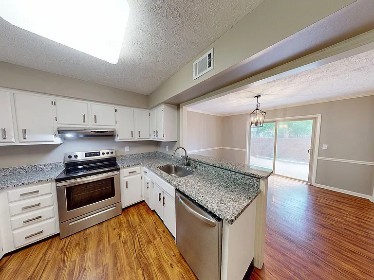 2140 Fort Harrods Dr #7 — Photo 9