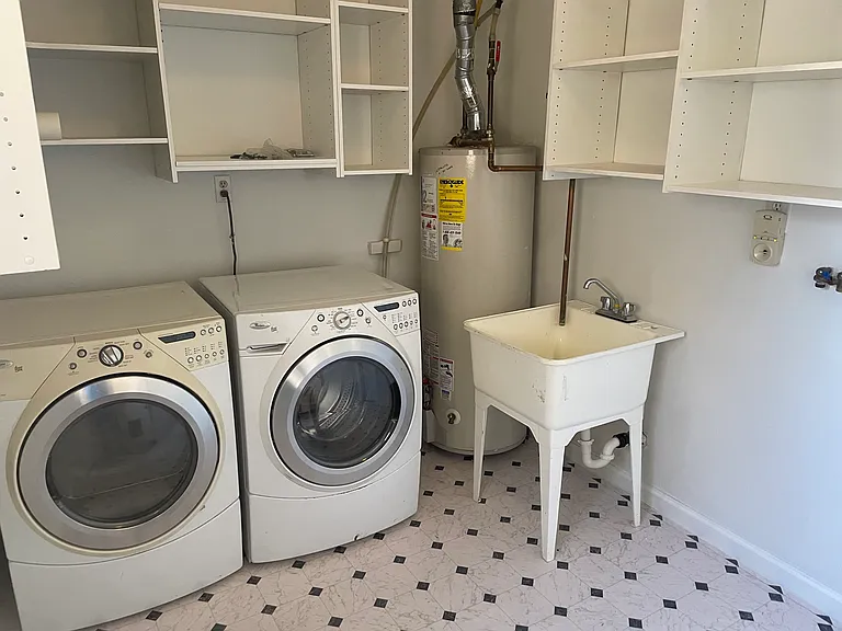 1059 Racine St — Photo 16