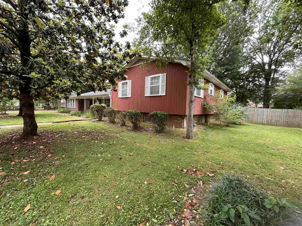 913 Sam Houston Dr, Dyersburg, TN 38024