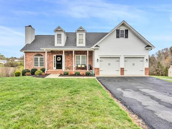 1122 Virginia Ridge Dr, Hardy, VA 24101