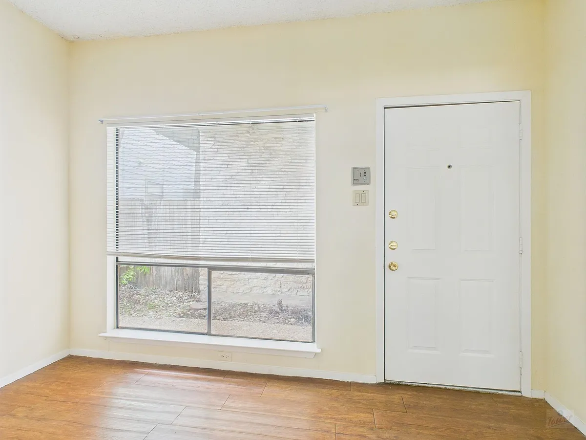 Building Photo - 2815 Rio Grande St #110