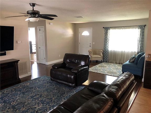5th image of 1810 Elmwood Dr