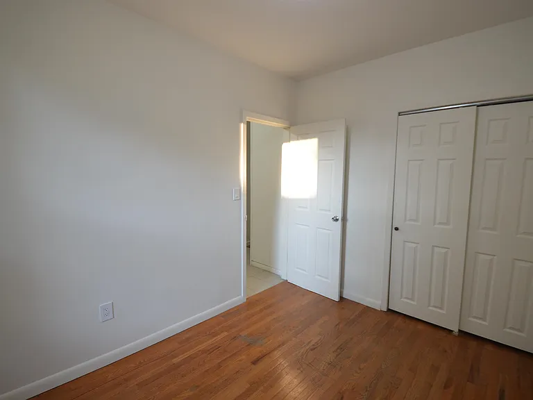 241 Randolph Ave #2 — Photo 15