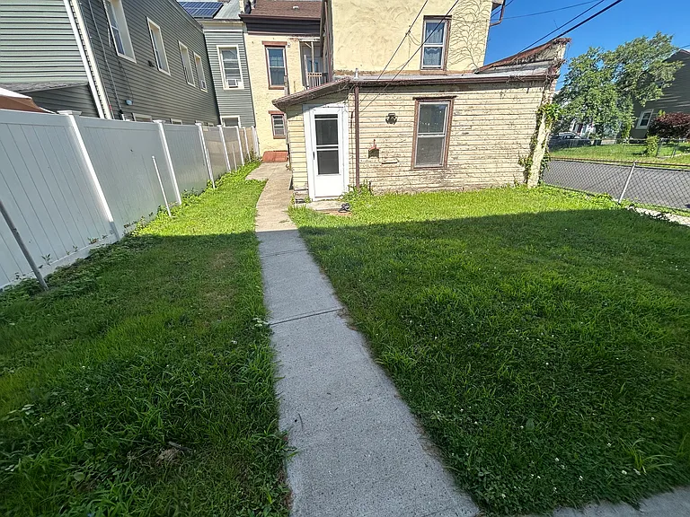 630 1st Ave #1 — Photo 16
