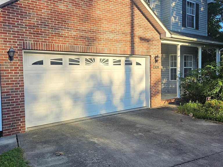 1309 Fisk Rd — Photo 2
