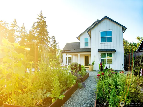 503 5th Street, Steilacoom, WA 98388