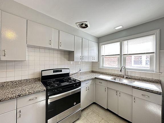5th image of 9056 Lamon Ave #S3