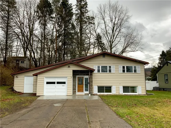 1224 Louise Dr, Cortland, NY 13045