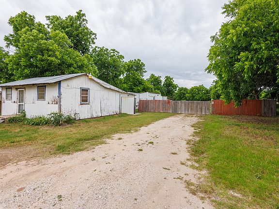 2nd image of 411 Hamby Rd