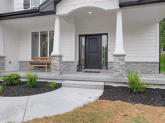 4th image of 1551 Oakwood Ln