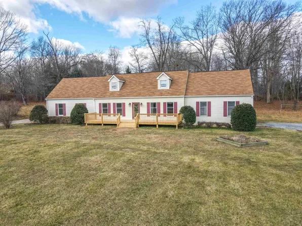 5462 Lee Jackson Hwy #1, Raphine, VA 24472