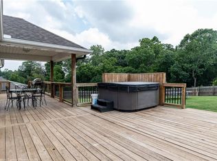 876 Hillcroft Ter, Cave Springs, AR 72718