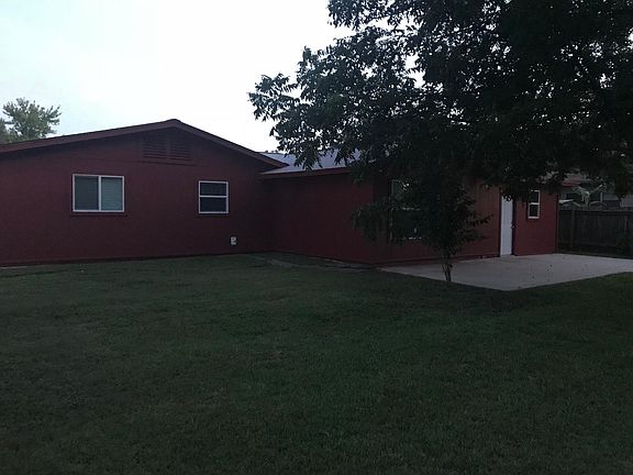 3rd image of 5211 Crown Ln