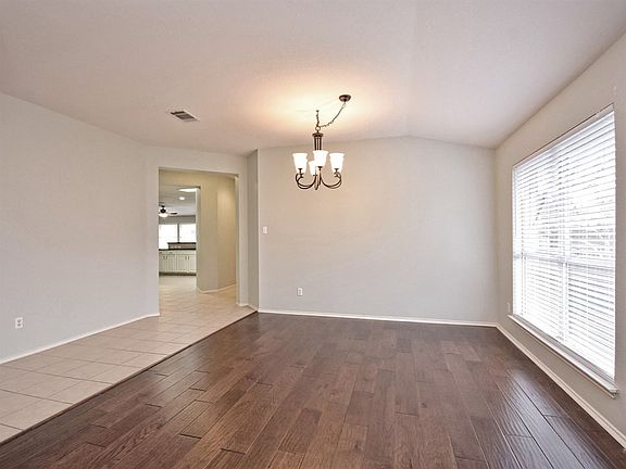 4th image of 8121 Avella Dr