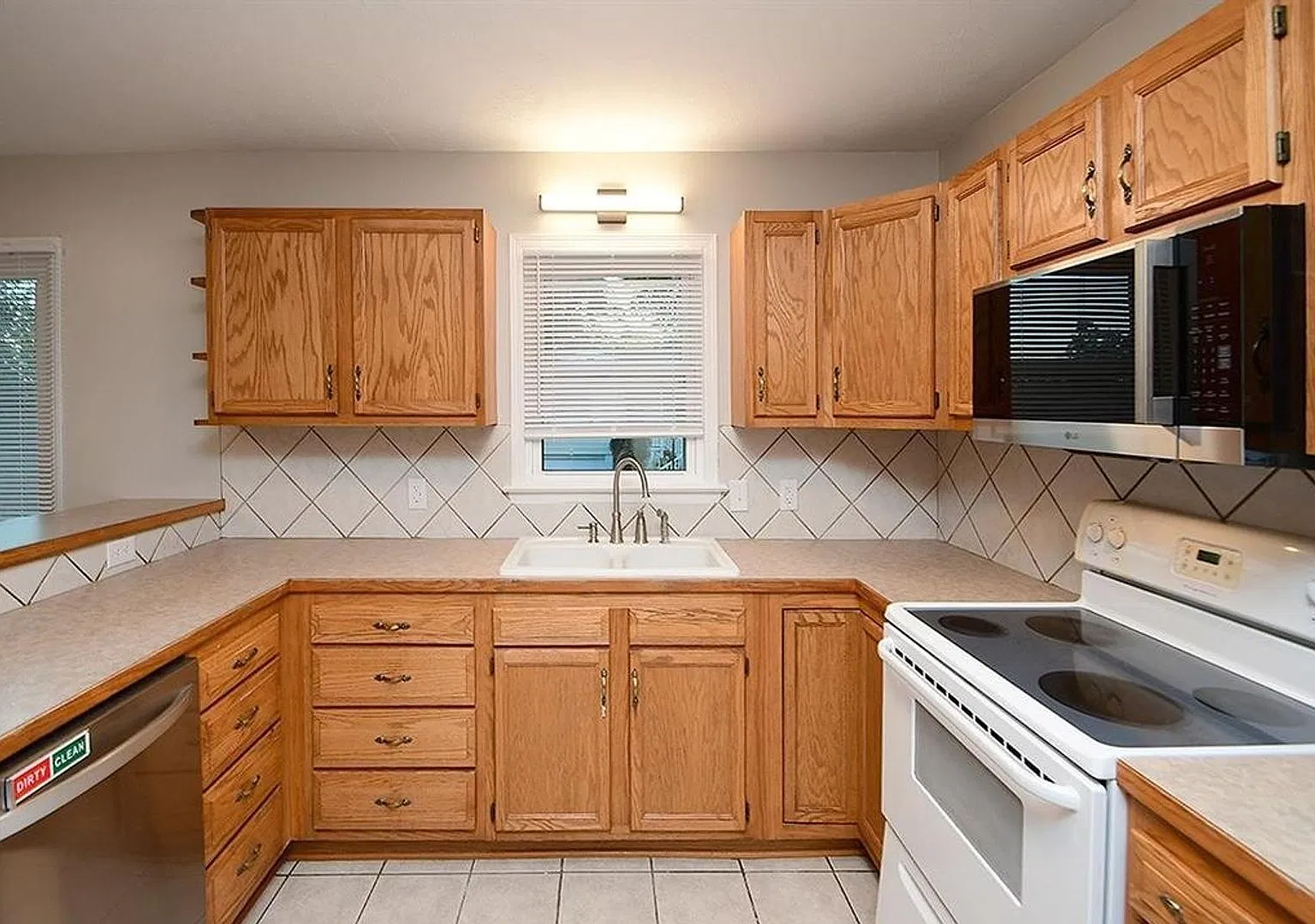 Home For Rent In Plattsmouth — Photo 3