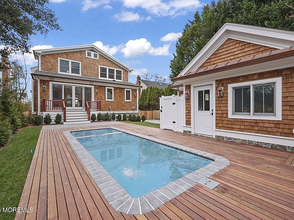 3rd image of 217 Pitney Avenue