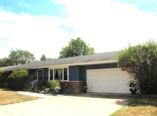 914 25th St, Peru, IL 61354