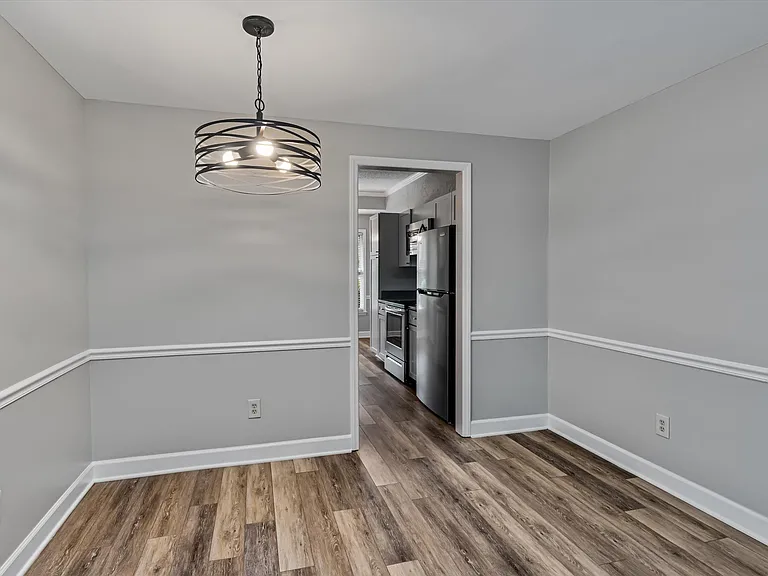1810 Oakcrest Ct — Photo 11