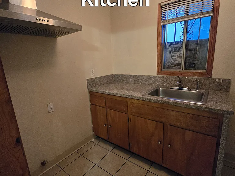 6122 1/2 Stafford Ave — Photo 7