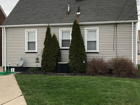 3rd image of 5903 Wilber Ave