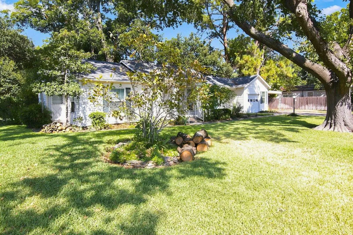603 Merritt St in Fort Worth, TX 76114 — Photo 3