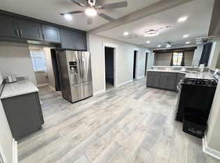 1130 Port Neches Ave, Port Neches, TX 77651