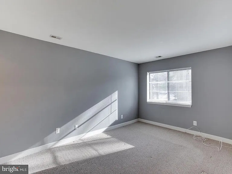 304 Hilltop Ln #F — Photo 25