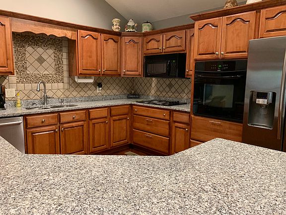 5th image of 333A Paris Harbor Dr Unit A
