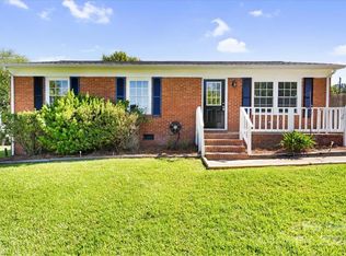410 Farmview Dr, Gastonia, NC 28056