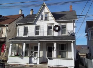 608 W Washington St, Slatington, PA 18080