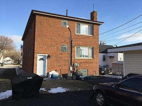4th image of 9811 Linn Ave