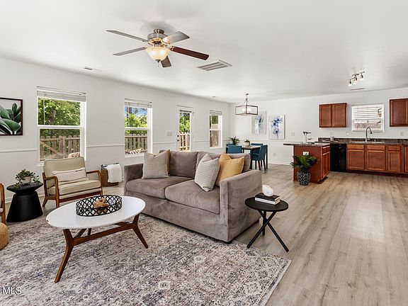 5th image of 1042 Lake Norman Lane