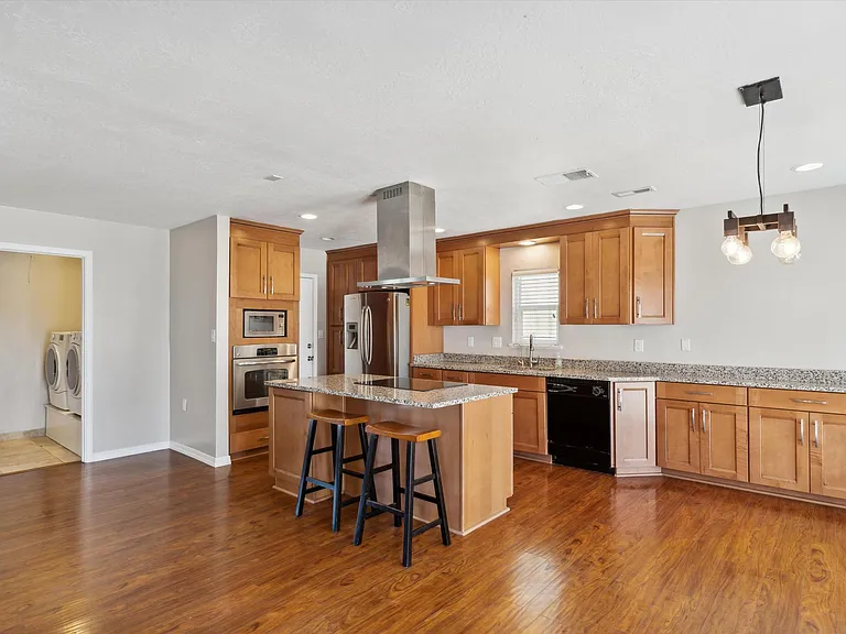 12912 Bryce Ave NE — Photo 8