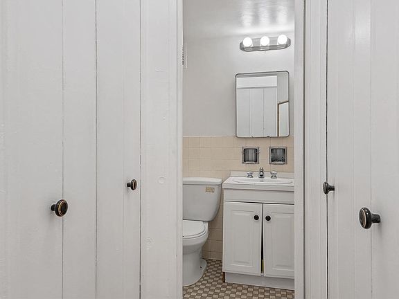 5th image of 321 E 48th St APT 2K