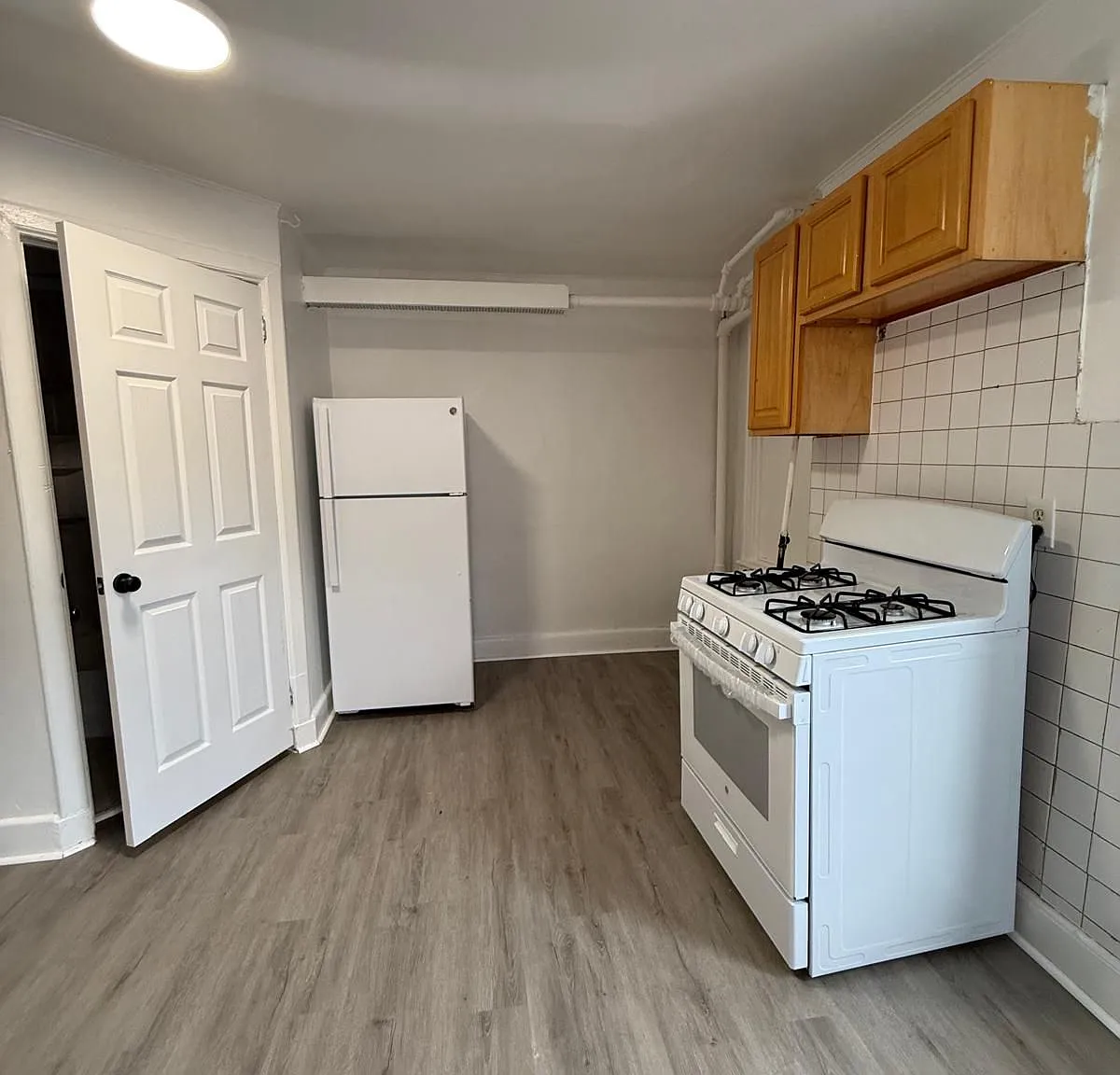 1 bed, 900 sqft, $2,100 — Photo 2
