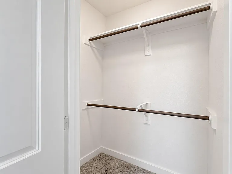 323 Bennett St — Photo 16