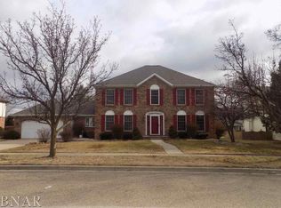 42 Ravenwood Cir, Bloomington, IL 61704